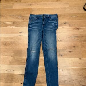 White House Black Market Women's Blue Skinny Jeans with Light Distressing